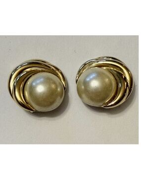 Kenneth Jay Lane Clip On Earrings Gold With Faux Pearl